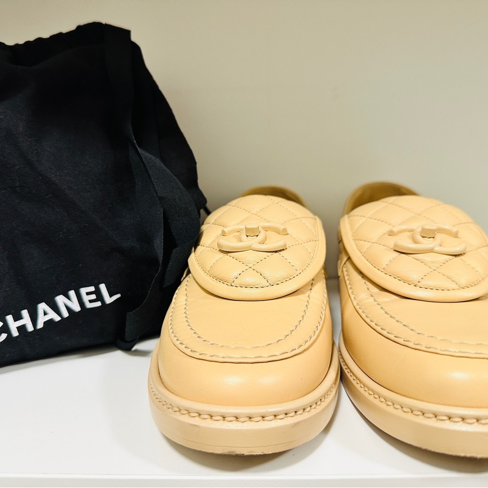 Chanel Beige Quilted Loafers sz 39